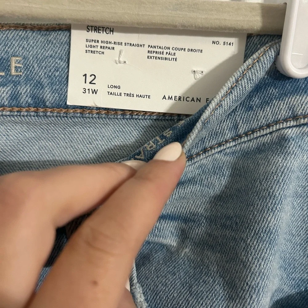 American Eagle Outfitters Light Blue Straight Leg Jeans - Picture 5 of 9